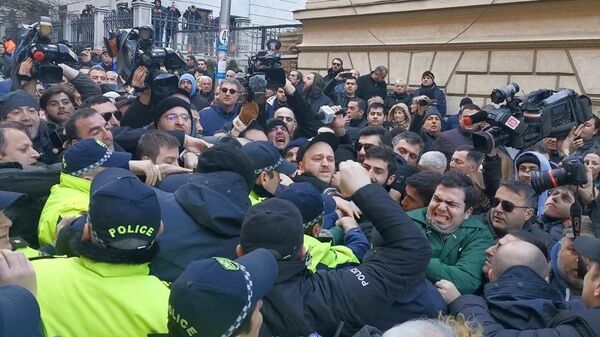 Акция протеста оппозиции у здания парламента Грузии в Тбилиси. 18 февраля 2020 Акция протеста оппозиции у здания парламента Грузии в Тбилиси. 18 февраля 2020