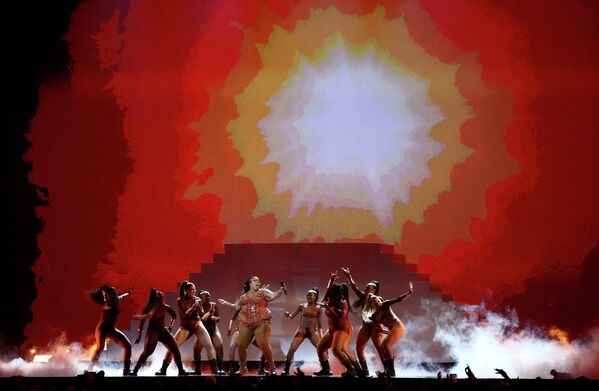 Певица Лиззо на церемонии вручения премии Brit Awards в Лондоне Певица Лиззо на церемонии вручения премии Brit Awards в Лондоне