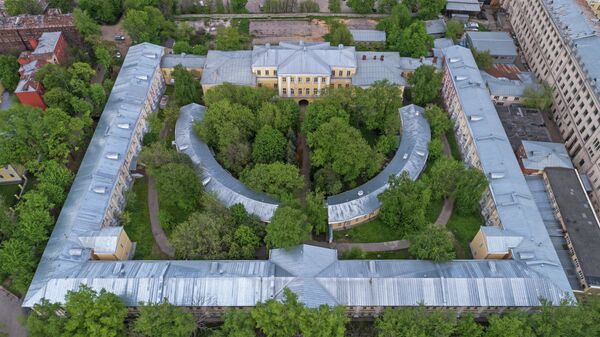 Лефортовский дворец Лефортовский дворец