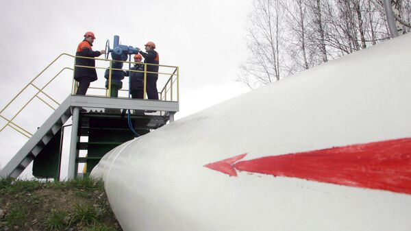 Рабочие на нефтепроводе Дружба Рабочие на нефтепроводе Дружба
