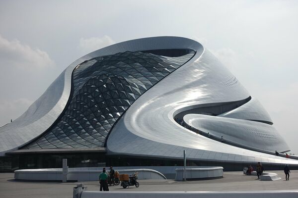 Оперный театр в Харбине, Китай Оперный театр в Харбине, Китай