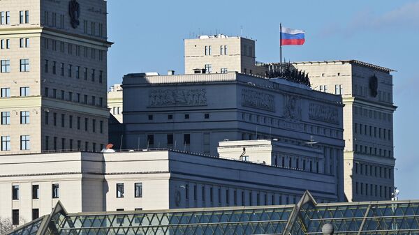 Здание министерства обороны РФ на Фрунзенской набережной в Москве Здание министерства обороны РФ на Фрунзенской набережной в Москве