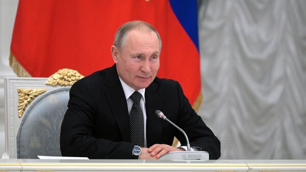 Путин оценил поправку об индексировании потребительской корзины