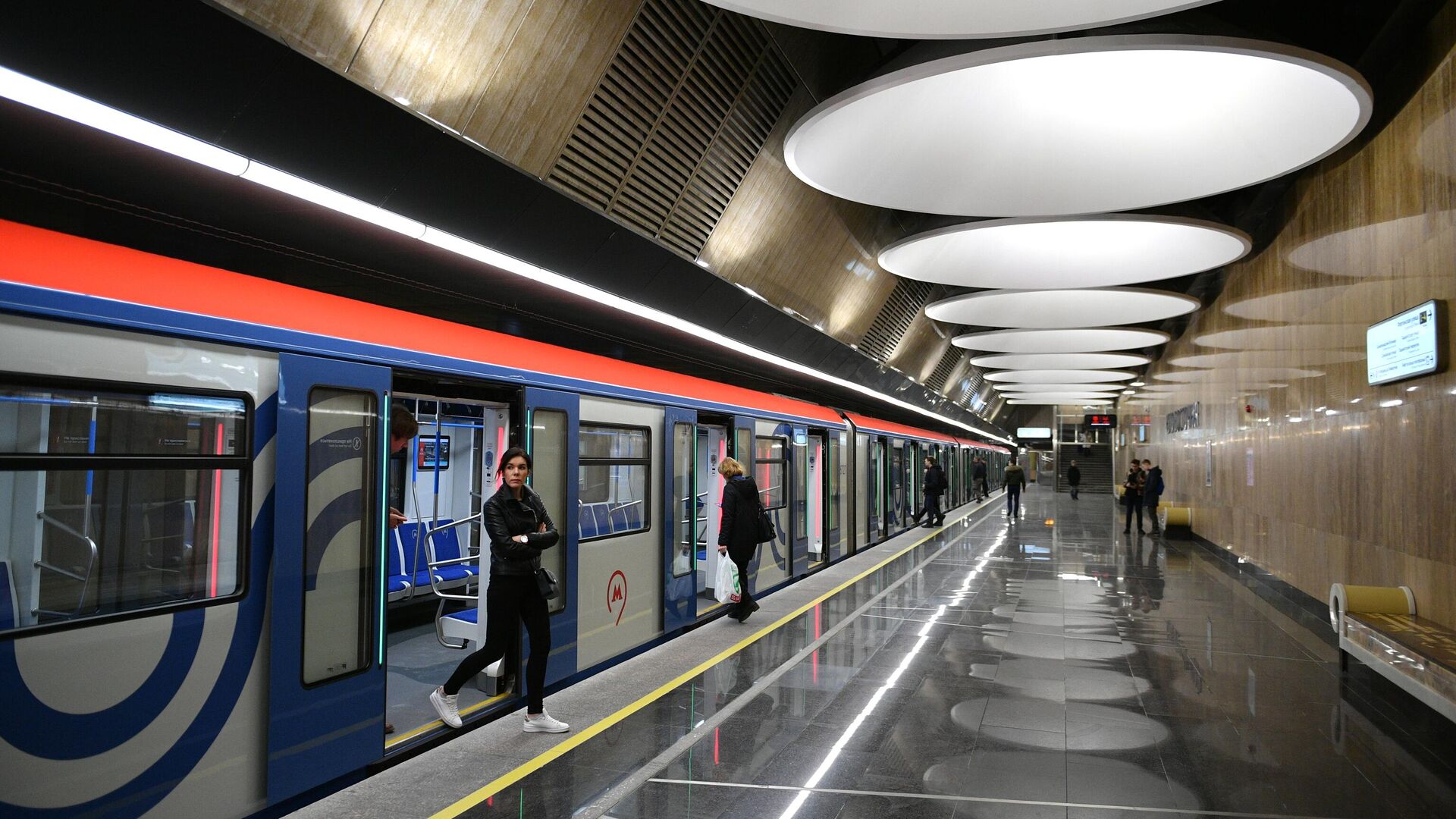 На "синей" ветке московского метро восстановили движение после сбоя