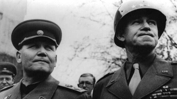 Иван Конев и командующий американской 12-й группой армий генерал Омар Брэдли. Иван Конев и командующий американской 12-й группой армий генерал Омар Брэдли.