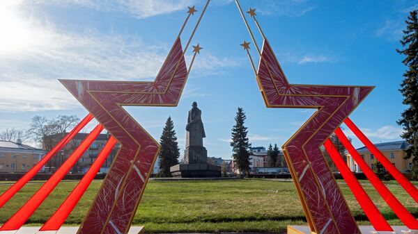 Арт-объект на площади Ленина в Петрозаводске, установленный в честь 75-летия Победы в Великой Отечественной войне Арт-объект на площади Ленина в Петрозаводске, установленный в честь 75-летия Победы в Великой Отечественной войне