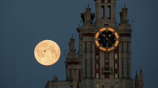 Россия не позволит США приватизировать Луну, заявил Рогозин