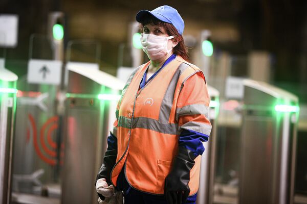 Козиолова Светлана - уборщик, станция Маяковская Московского метрополитена Козиолова Светлана - уборщик, станция Маяковская Московского метрополитена
