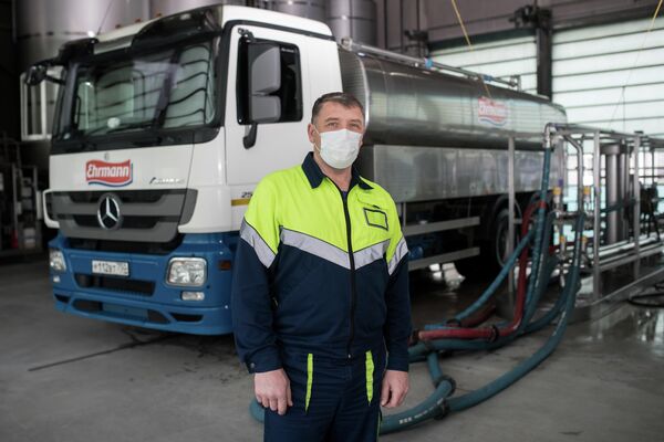 Илья Миронов - водитель автоцистерны-молоковоза компании ЭРМАНН Илья Миронов - водитель автоцистерны-молоковоза компании ЭРМАНН
