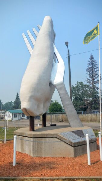Памятник варенику в Глендоне, Канада Памятник варенику в Глендоне, Канада
