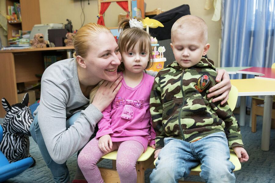Кристина с сыном и дочерью Кристина с сыном и дочерью