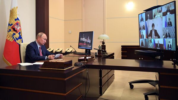 Президент РФ Владимир Путин проводит в режиме видеоконференции совещание по вопросам образования в РФ Президент РФ Владимир Путин проводит в режиме видеоконференции совещание по вопросам образования в РФ