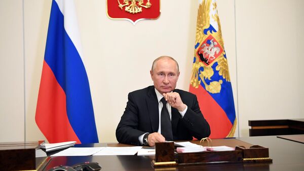 Президент РФ Владимир Путин проводит в режиме видеоконференции совещание с представителями общественности Дагестана Президент РФ Владимир Путин проводит в режиме видеоконференции совещание с представителями общественности Дагестана