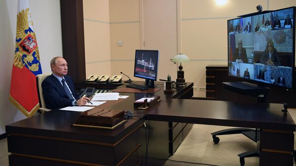 Президент РФ Владимир Путин проводит в режиме видеоконференции совещание о санитарно-эпидемиологической обстановке Президент РФ Владимир Путин проводит в режиме видеоконференции совещание о санитарно-эпидемиологической обстановке