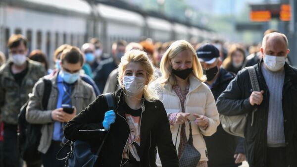 Пассажиры на станции второго Московского центрального диаметра Пассажиры на станции второго Московского центрального диаметра