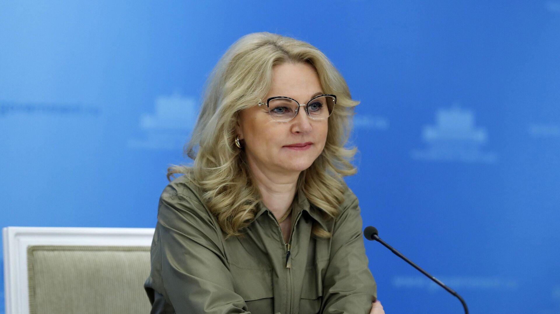 Заместитель председателя правительства РФ Татьяна Голикова во время брифинга в Доме правительства РФ Заместитель председателя правительства РФ Татьяна Голикова во время брифинга в Доме правительства РФ - РИА Новости, 1920, 22.10.2020