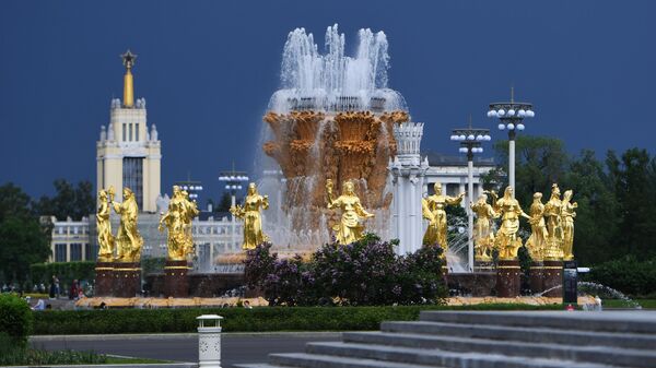 Открытие фонтанов в Москве Открытие фонтанов в Москве