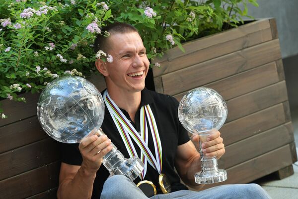 Александр Большунов Александр Большунов