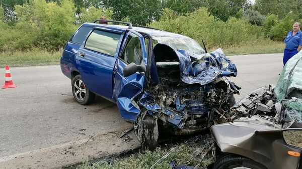 В лобовом столкновении на волгоградской трассе погибли 4 человека