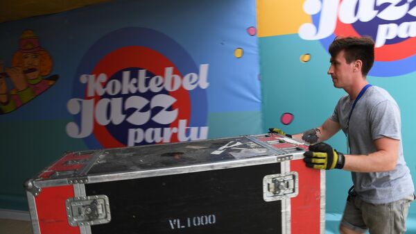 Подготовка к открытию ежегодного международного джазового фестиваля Koktebel Jazz Party в Коктебеле Подготовка к открытию ежегодного международного джазового фестиваля Koktebel Jazz Party в Коктебеле