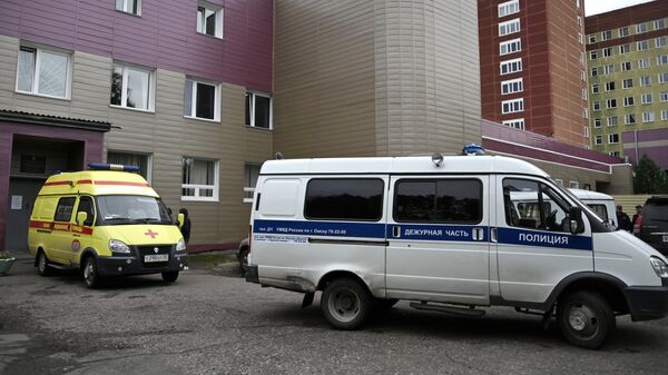 Машина Скорой помощи на территории омской БСМП № 1, где находится Алексей Навальный Машина Скорой помощи на территории омской БСМП № 1, где находится Алексей Навальный