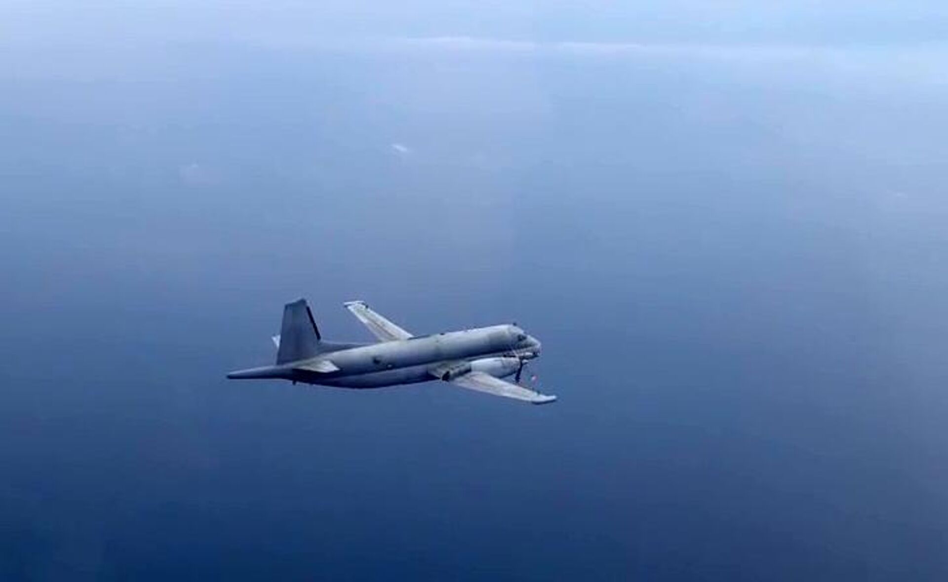 Самолет-разведчик НАТО, перехваченный над Черным морем. Скриншот видео Самолет-разведчик НАТО, перехваченный над Черным морем. Скриншот видео - РИА Новости, 1920, 14.09.2020