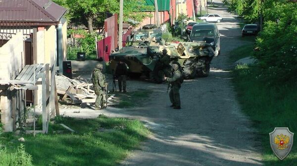 Сотрудники правоохранительных органов во время контртеррористической операции в Ингушетии