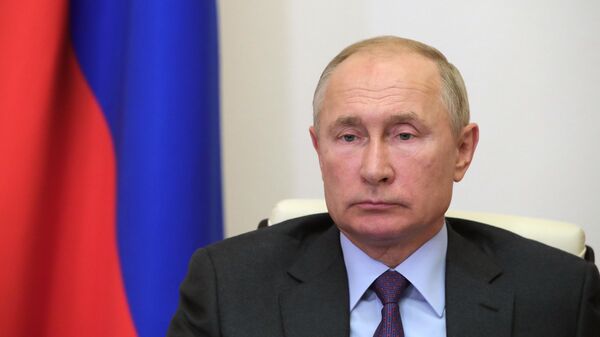 Путин поручил подготовить партию вакцины от коронавируса для Белоруссии