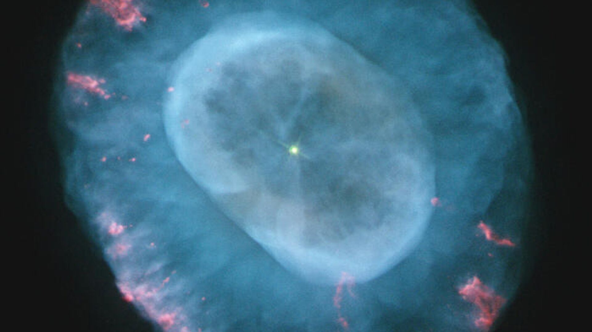 Астрономы обнаружили звезду в виде капли