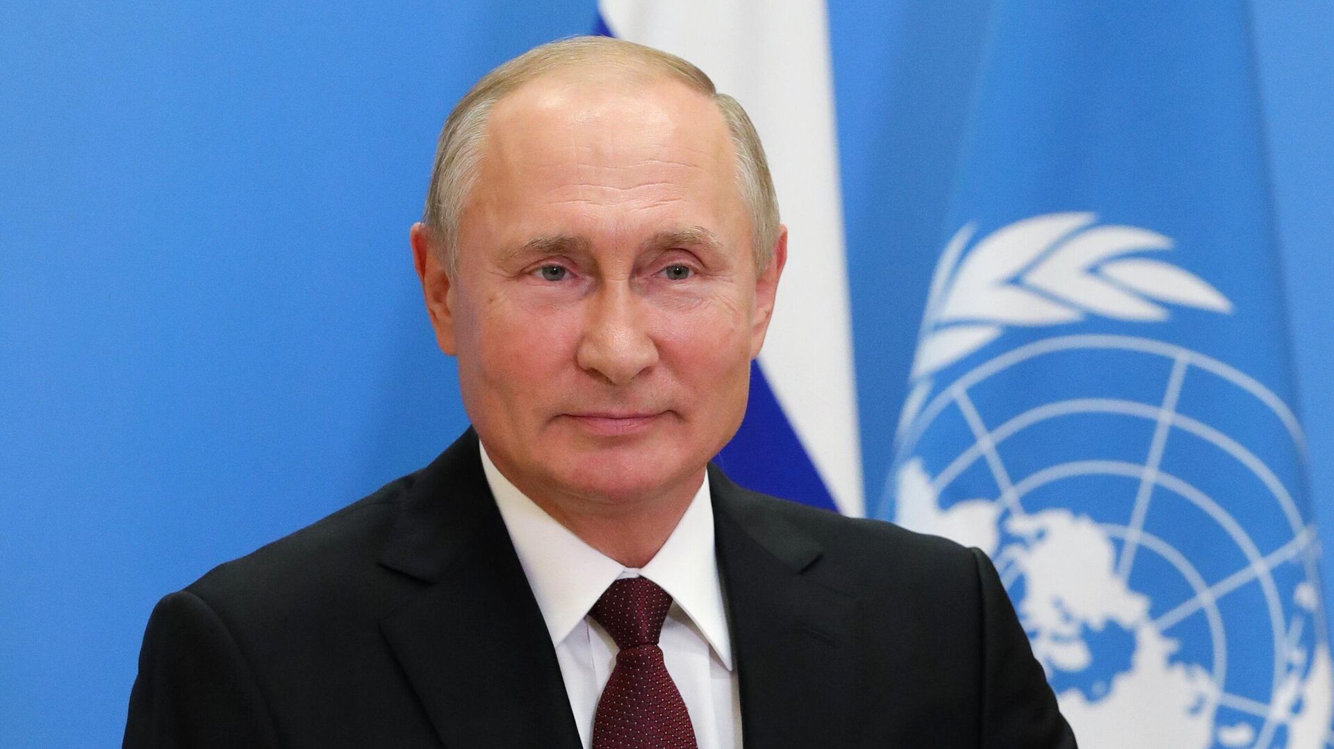 Выступление президента РФ В. Путина с видеообращением на 75-й сессии Генассамблеи ООН Выступление президента РФ В. Путина с видеообращением на 75-й сессии Генассамблеи ООН - РИА Новости, 1920, 22.09.2020