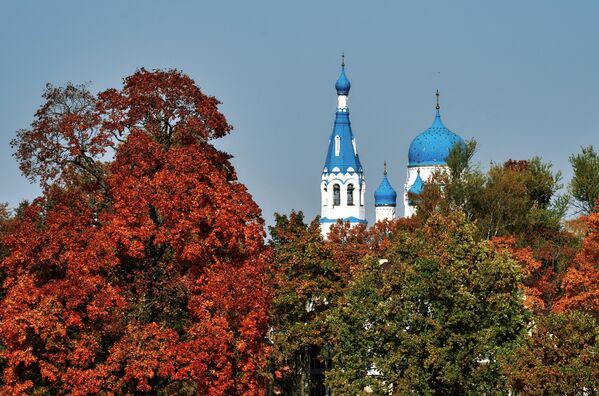 Гатчинский Покровский собор (собор Покрова Пресвятой Богородицы) в Гатчине Ленинградской области Гатчинский Покровский собор (собор Покрова Пресвятой Богородицы) в Гатчине Ленинградской области