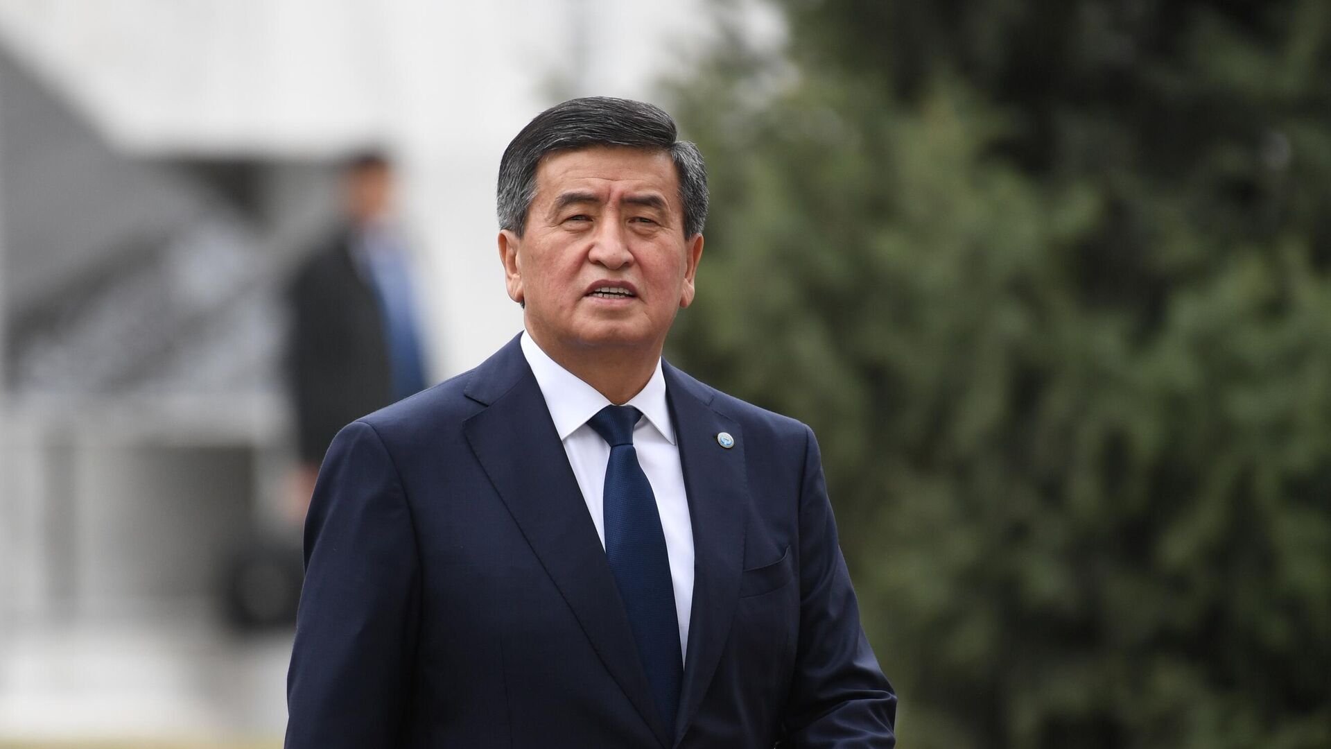 У Пескова нет информации о месте нахождения президента Киргизии