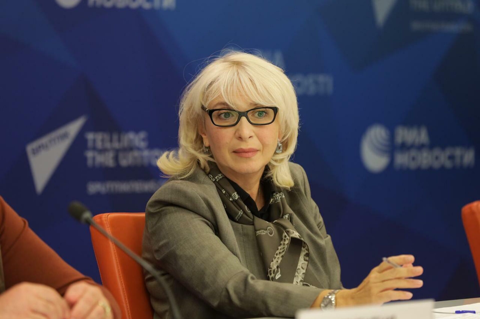 Организаторы выставки ORЁLEXPO на пресс-конференции в пресс-центре МИА Россия сегодня Организаторы выставки ORЁLEXPO на пресс-конференции в пресс-центре МИА Россия сегодня - РИА Новости, 1920, 12.10.2020