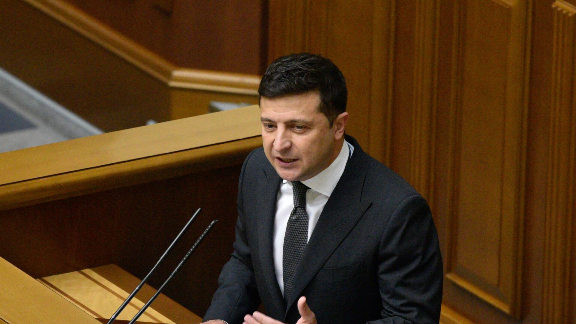Президент Украины Владимир Зеленский на заседании в Верховной Раде Президент Украины Владимир Зеленский на заседании в Верховной Раде - РИА Новости, 1920, 03.02.2021