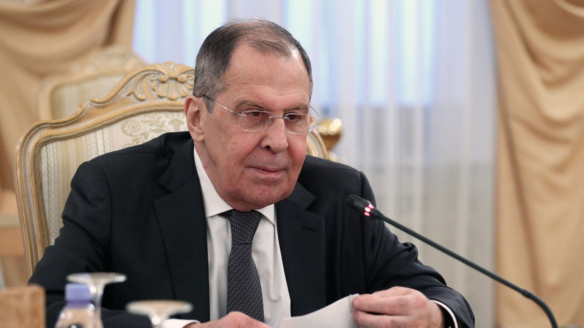 Министр иностранных дел РФ Сергей Лавров во время встречи в Москве с министром иностранных дел Ирака Фуадом Мухаммедом Хусейном Министр иностранных дел РФ Сергей Лавров во время встречи в Москве с министром иностранных дел Ирака Фуадом Мухаммедом Хусейном - РИА Новости, 1920, 25.11.2020