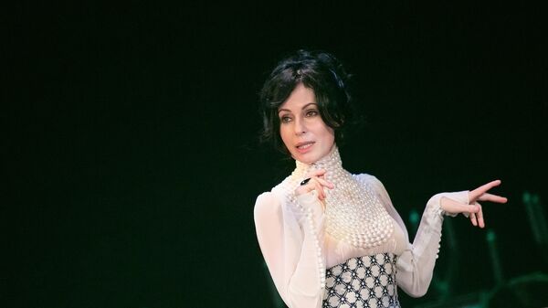 Ирина Апексимова, сцена из спектакля Чайка в Театре на Таганке Ирина Апексимова, сцена из спектакля Чайка в Театре на Таганке