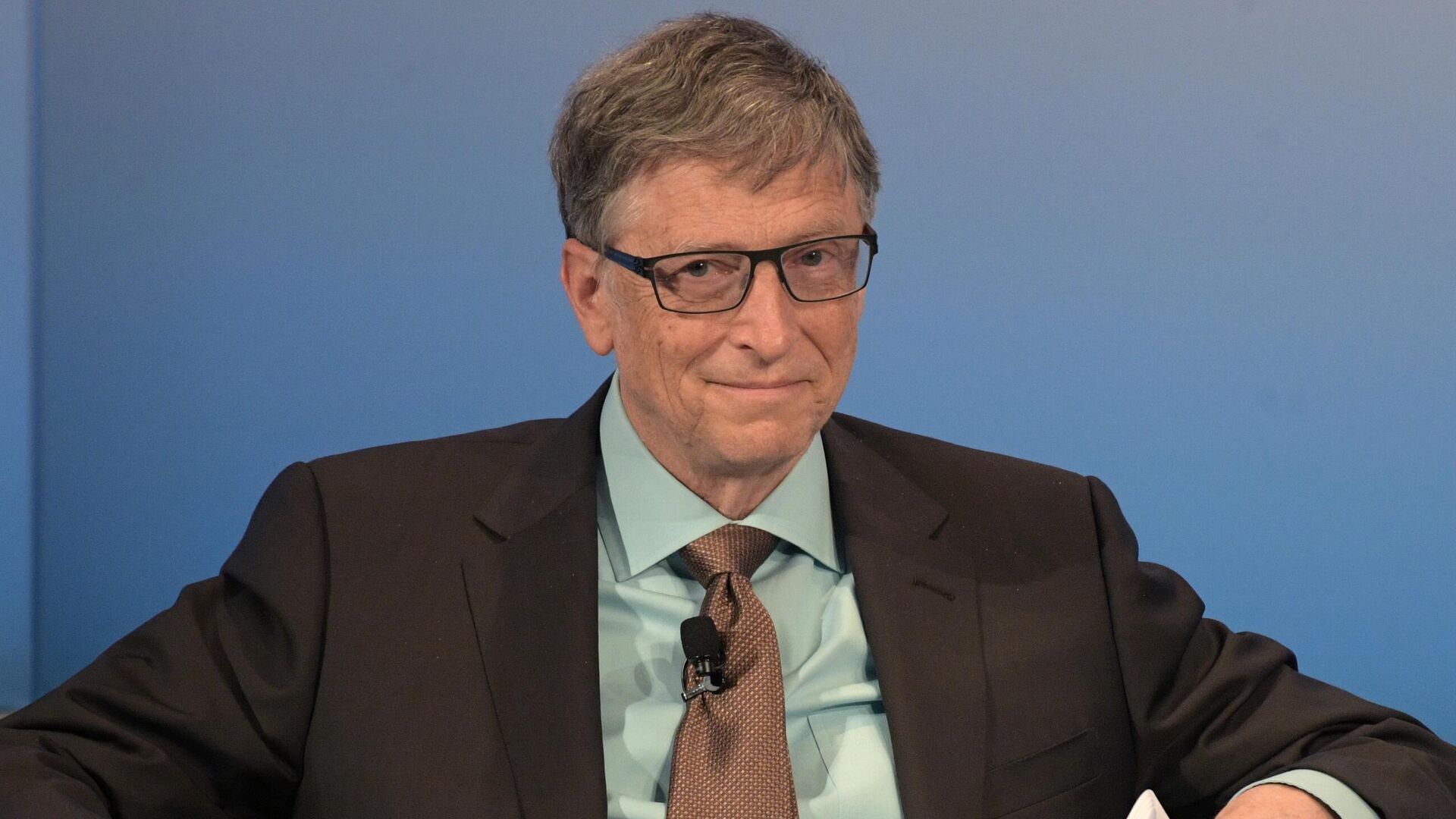 Билл Гейтс опустился на пятое место в списке богатейших людей