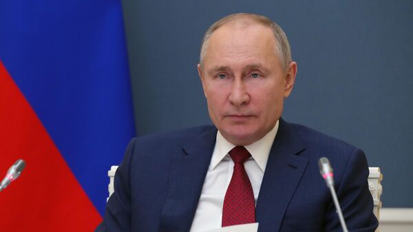 Путин призвал защитить интересы вкладывающих деньги в ценные бумаги