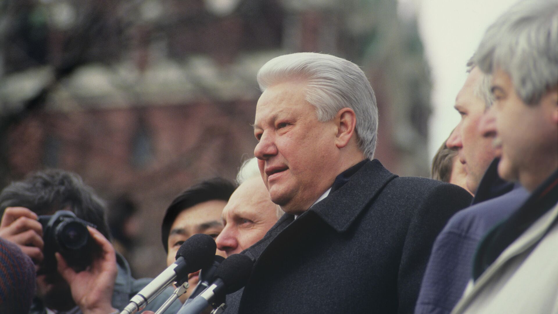 Хасбулатов рассказал об агентах ЦРУ в окружении Ельцина