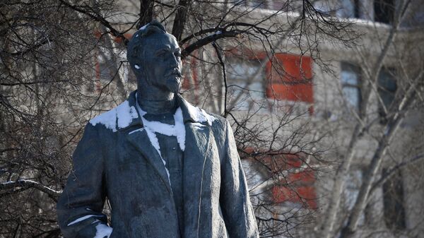 Памятник Феликсу Дзержинскому (скульптор Е. В. Вучетич, 1958 г.) в парке искусств Музеон в Москве Памятник Феликсу Дзержинскому (скульптор Е. В. Вучетич, 1958 г.) в парке искусств Музеон в Москве