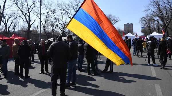Армянская оппозиция пообещала протестовать до отставки Пашиняна