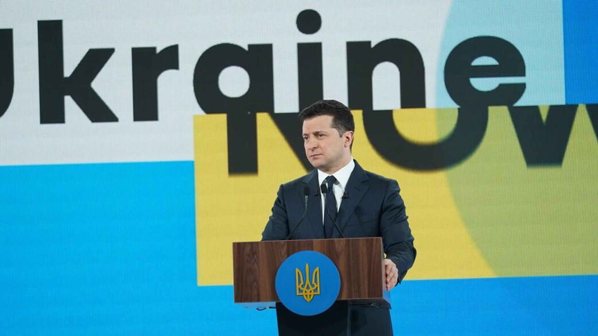 Украина делает все, чтобы вернуть Крым, заявил Зеленский
