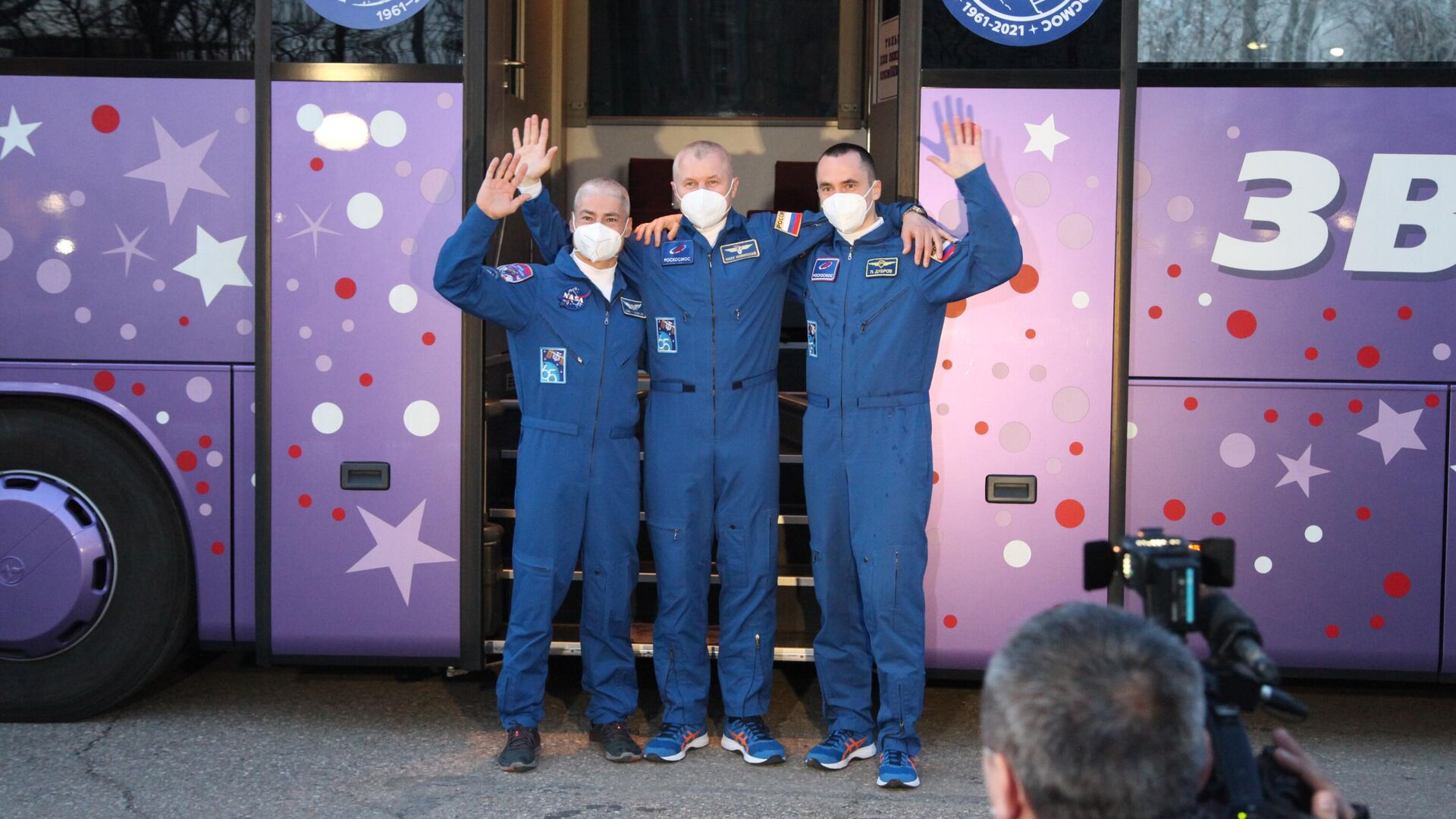 Космонавты поздравили жителей Земли с Днем Победы с борта МКС