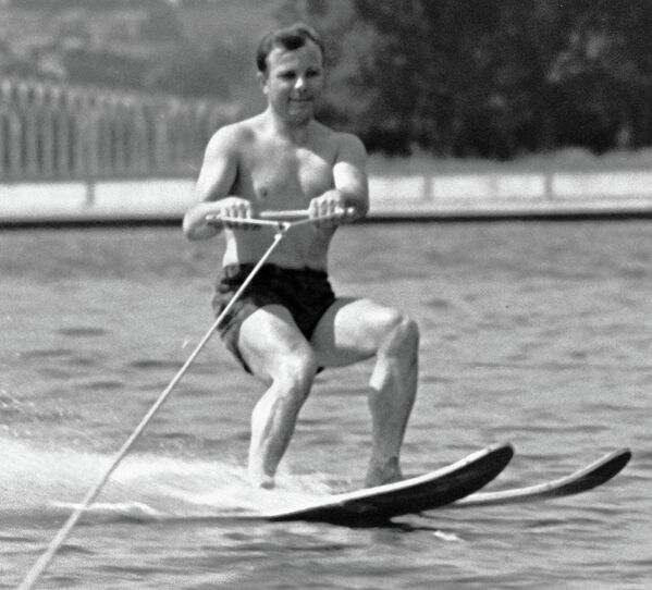 Юрий Гагарин Юрий Гагарин