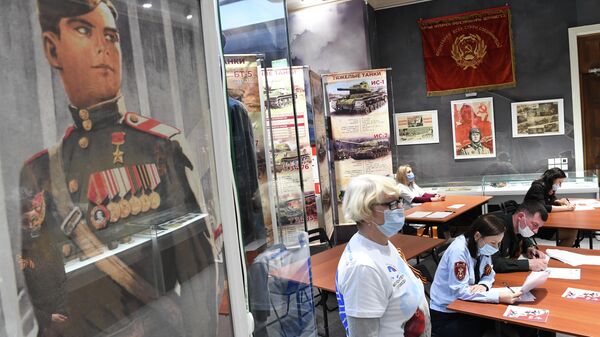 Участники Международной просветительско-патриотической акции Диктант Победы 2021, посвященной 76-й годовщине Победы в Великой Отечественной войне, в Музее-мемориале Великой Отечественной войны 1941-1945 годов в Казани Участники Международной просветительско-патриотической акции Диктант Победы 2021, посвященной 76-й годовщине Победы в Великой Отечественной войне, в Музее-мемориале Великой Отечественной войны 1941-1945 годов в Казани