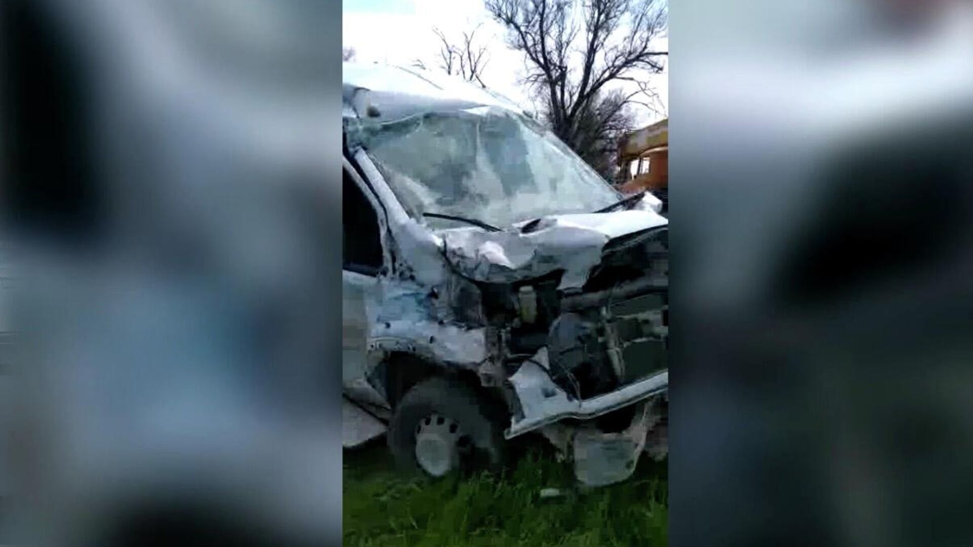 Под Ростовом три человека пострадали в ДТП с автобусом и трактором