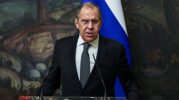 Министр иностранных дел РФ Сергей Лавров на пресс-конференции по итогам встречи с министром иностранных дел Государства Палестина Риядом аль-Малики в Москве Министр иностранных дел РФ Сергей Лавров на пресс-конференции по итогам встречи с министром иностранных дел Государства Палестина Риядом аль-Малики в Москве