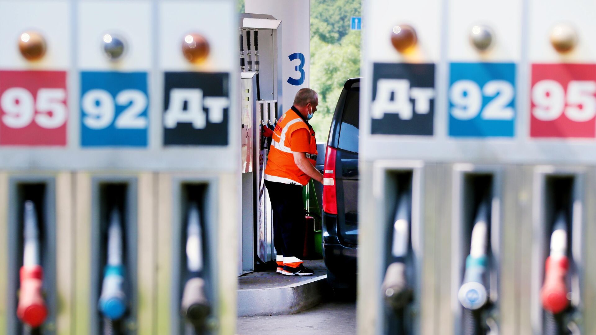 Украина стала страной с самым недоступным бензином для граждан в Европе
