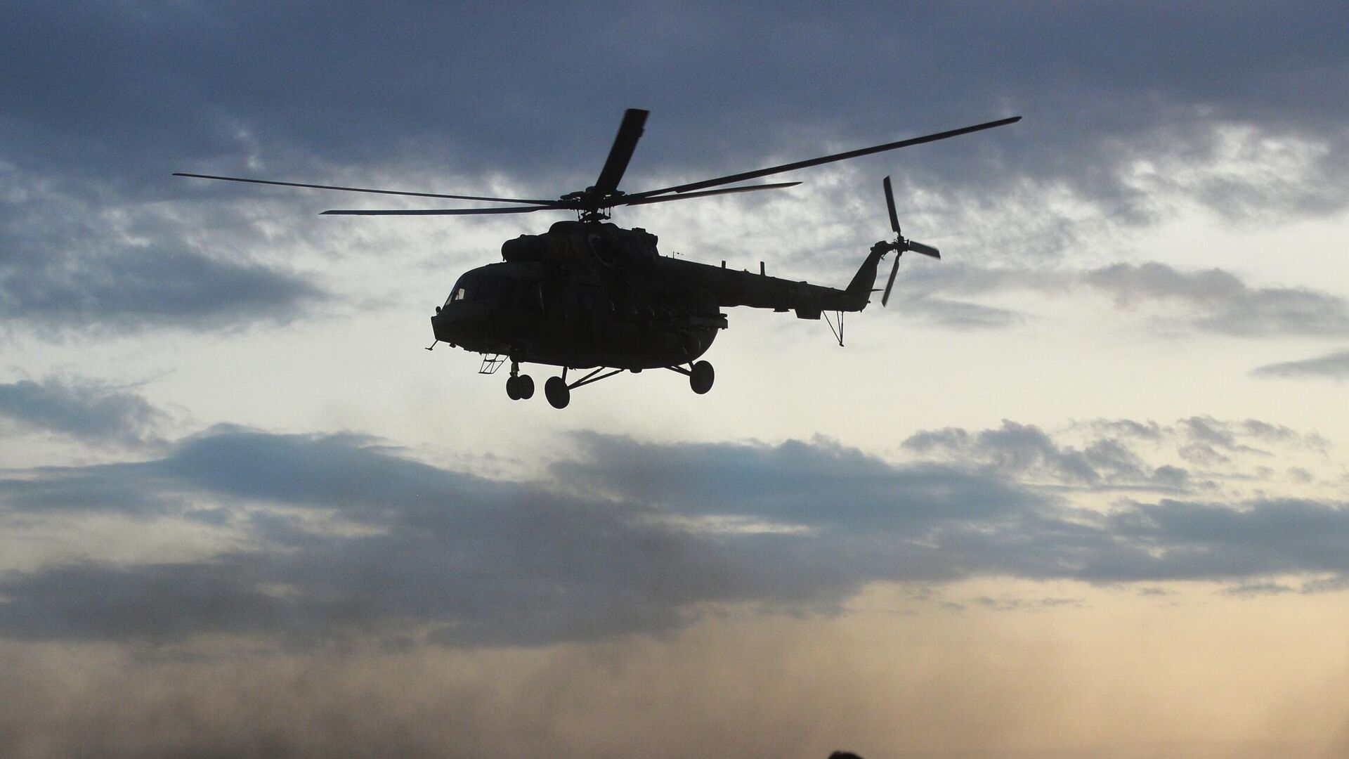 Опубликованы первые кадры с места крушения вертолета Ми-8 на Камчатке