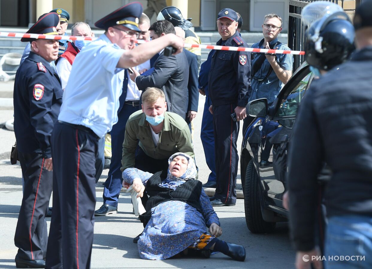 Расстрелял школу в казани. Стрельба в школе в Казани 2021. Стрельба в школе 175 Казань жертвы. Казань стрельба в школе 11. Казань школа 175 стрельба.